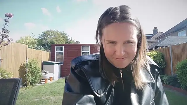 eatmypie69 online show from April 2026 09:27:01 AM