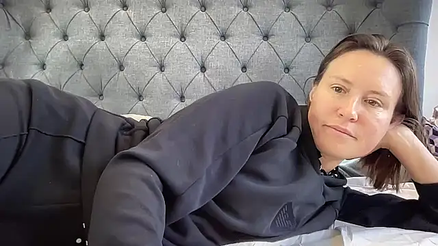 Snapshot of eatmypie69 chatting on September 2025 12:11:01 PM eatmypie69 online show from September 2025 12:11:01 PM