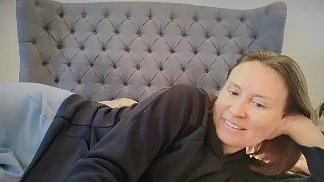 eatmypie69 online show from April 2026 09:00:01 AM