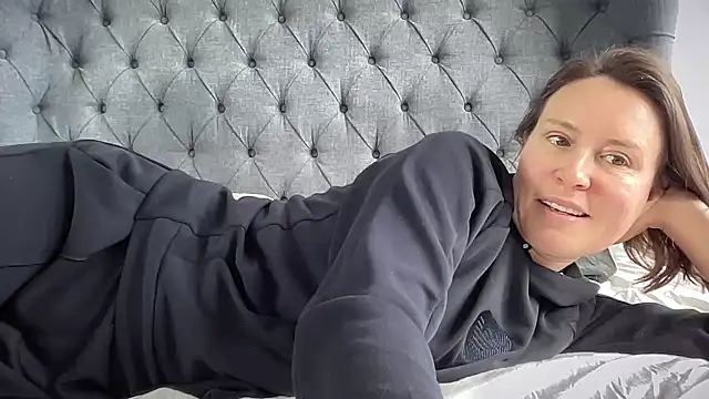 Snapshot of eatmypie69 chatting on September 2025 10:22:02 AM eatmypie69 online show from September 2025 10:22:02 AM