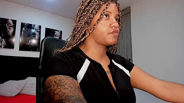 Snapshot of ZahraRose chatting on September 2025 06:42:01 PM ZahraRose online show from September 2025 06:42:01 PM