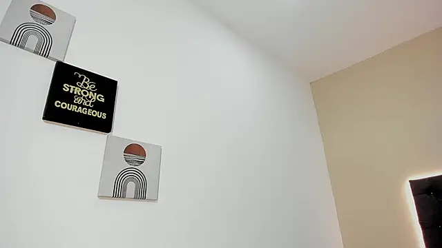 Snapshot of ZahraRose chatting on October 2025 08:21:01 PM ZahraRose online show from October 2025 08:21:01 PM