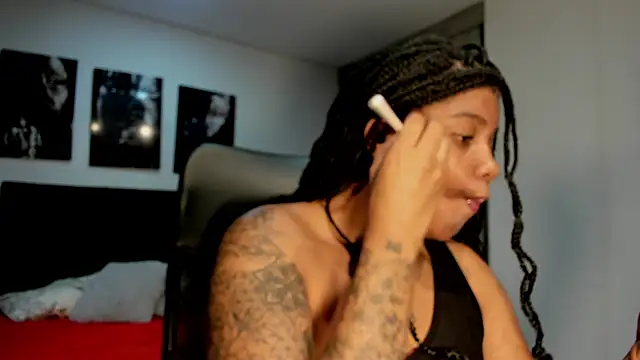 Snapshot of ZahraRose chatting on September 2025 07:31:01 PM ZahraRose online show from September 2025 07:31:01 PM