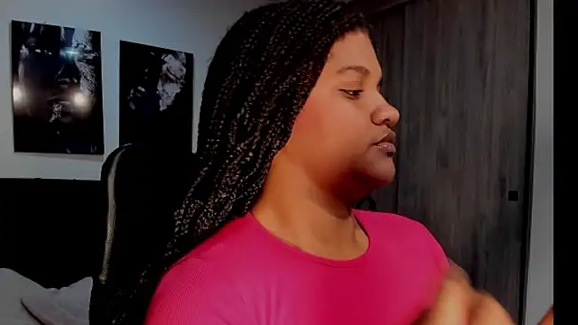 Snapshot of ZahraRose chatting on October 2025 08:10:02 PM ZahraRose online show from October 2025 08:10:02 PM