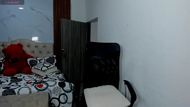 ZahraRose online show from March 2026 05:48:01 PM