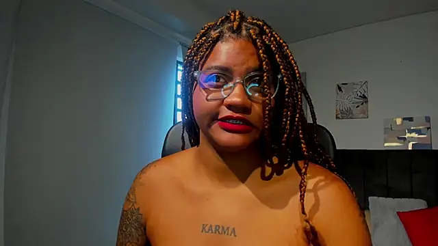 Snapshot of ZahraRose chatting on March 2025 12:40:02 PM ZahraRose online show from March 2025 12:40:02 PM