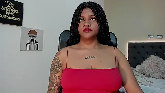 Snapshot of ZahraRose chatting on October 2025 09:14:02 PM ZahraRose online show from October 2025 09:14:02 PM