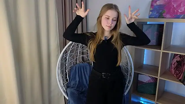 TaiteHankins online show from February 2025 10:59:01 AM