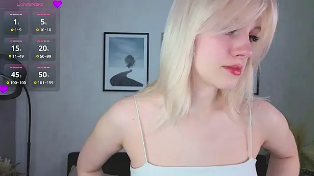 EdlaHewell online show from October 2025 11:27:01 PM