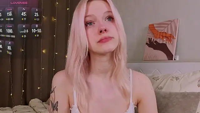 EdlaHewell online show from February 2026 01:23:02 AM