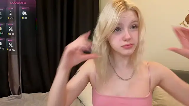 EdlaHewell online show from November 2025 01:10:02 AM