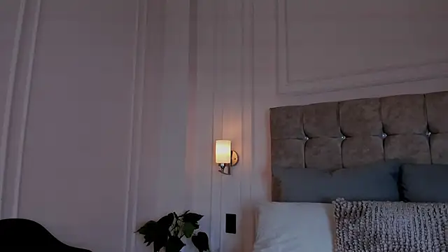 Snapshot of JasmineRoss_1 chatting on November 2025 09:41:01 PM JasmineRoss 1 online show from November 2025 09:41:01 PM