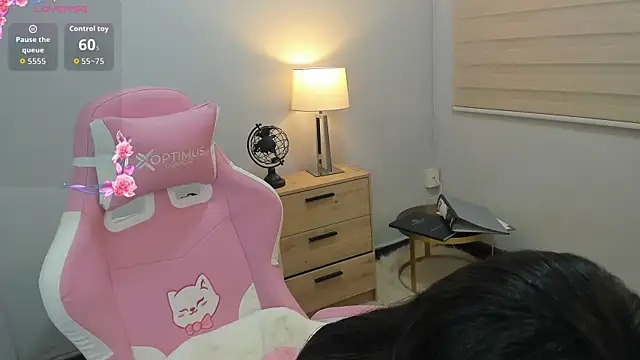 JasmineRoss 1 online show from April 2026 04:33:02 PM