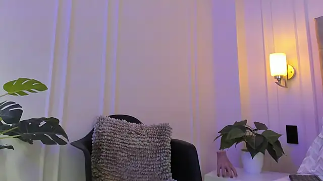 Snapshot of JasmineRoss_1 chatting on October 2025 07:13:02 PM JasmineRoss 1 online show from October 2025 07:13:02 PM