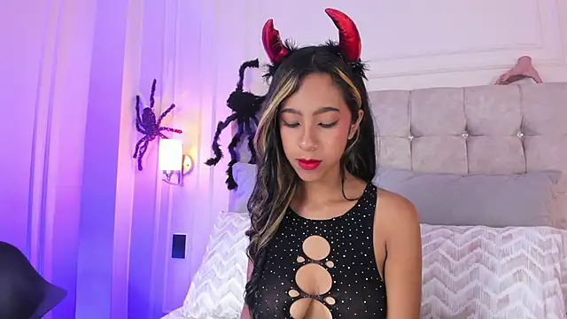 JasmineRoss 1 online show from October 2025 12:30:02 PM