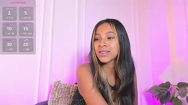 Snapshot of JasmineRoss_1 chatting on November 2025 07:03:01 PM JasmineRoss 1 online show from November 2025 07:03:01 PM