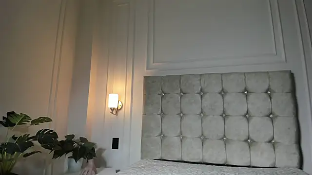 Snapshot of JasmineRoss_1 chatting on October 2025 07:03:02 PM JasmineRoss 1 online show from October 2025 07:03:02 PM