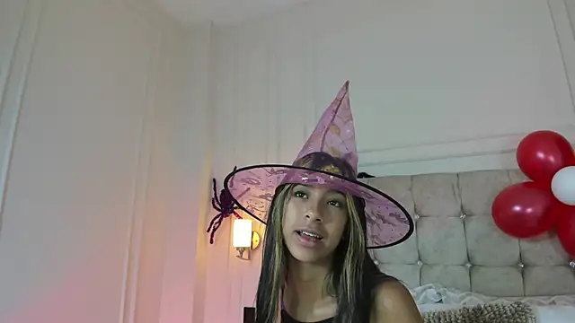 JasmineRoss 1 online show from October 2025 02:18:01 PM