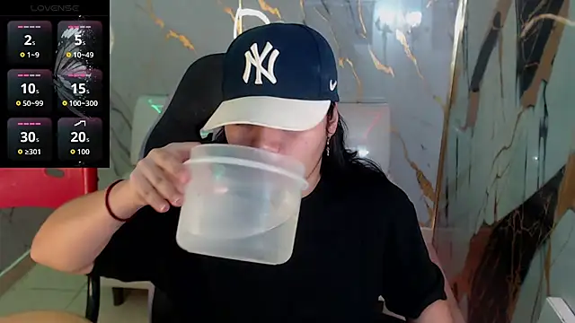 Snapshot of melany_rouse18 chatting on December 2025 01:43:02 PM melany rouse18 online show from December 2025 01:43:02 PM