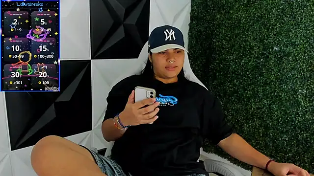 Snapshot of melany_rouse18 chatting on November 2025 02:04:02 AM melany rouse18 online show from November 2025 02:04:02 AM