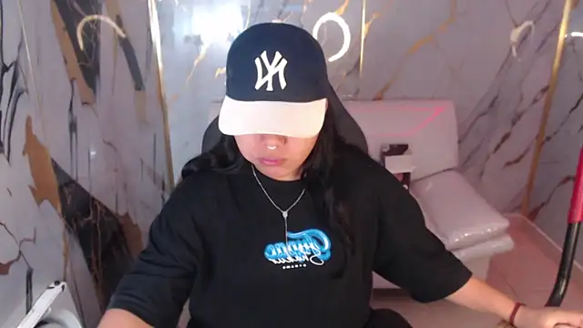 Snapshot of melany_rouse18 chatting on October 2025 11:18:01 AM melany rouse18 online show from October 2025 11:18:01 AM