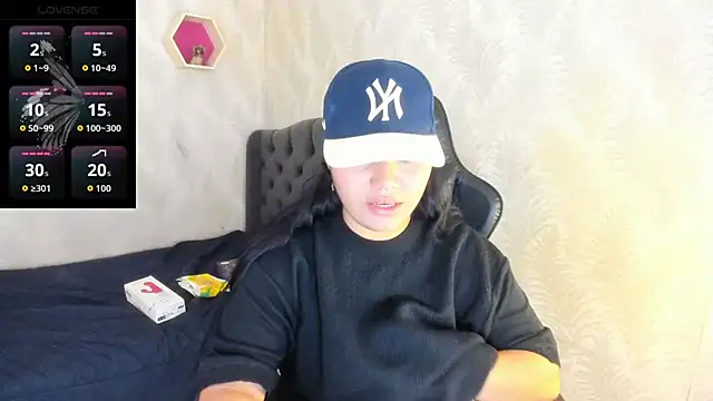 Snapshot of melany_rouse18 chatting on December 2025 09:25:02 PM melany rouse18 online show from December 2025 09:25:02 PM