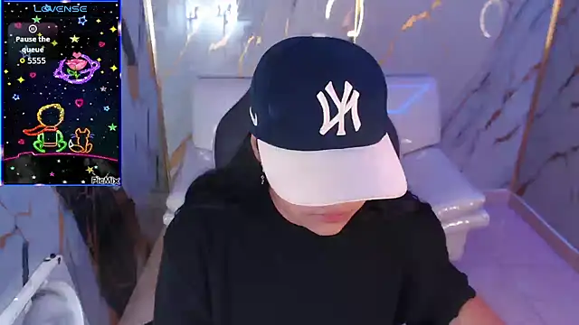 Snapshot of melany_rouse18 chatting on November 2025 02:07:02 AM melany rouse18 online show from November 2025 02:07:02 AM