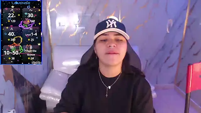 Snapshot of melany_rouse18 chatting on October 2025 04:38:02 PM melany rouse18 online show from October 2025 04:38:02 PM