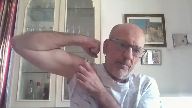 llopaco online show from October 2025 10:05:02 AM