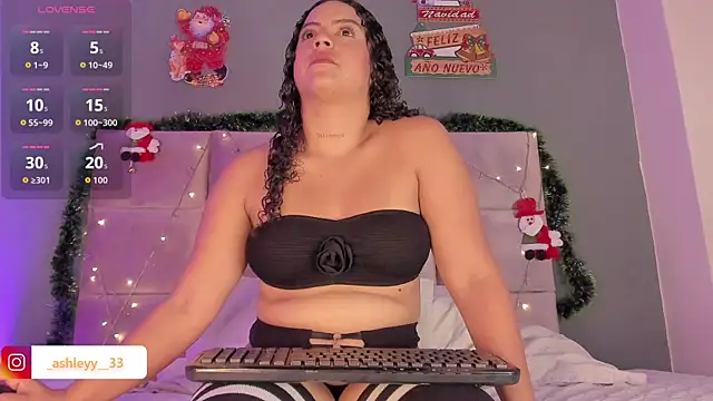  Ashley 33 online show from December 2025 07:52:02 PM