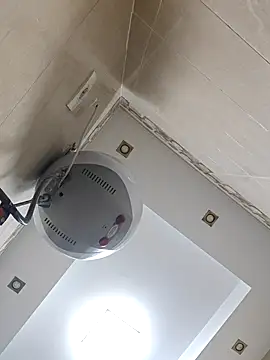 Snapshot of Loly2025 chatting on December 2025 04:33:02 PM Loly2025 online show from December 2025 04:33:02 PM