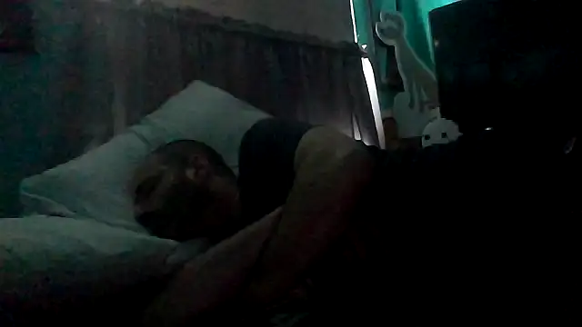 Novabear6996 online show from February 2026 06:43:02 PM