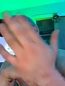 Novabear6996 online show from June 2026 03:45:02 AM