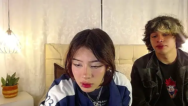 fyreandfox  online show from March 2025 02:34:01 PM