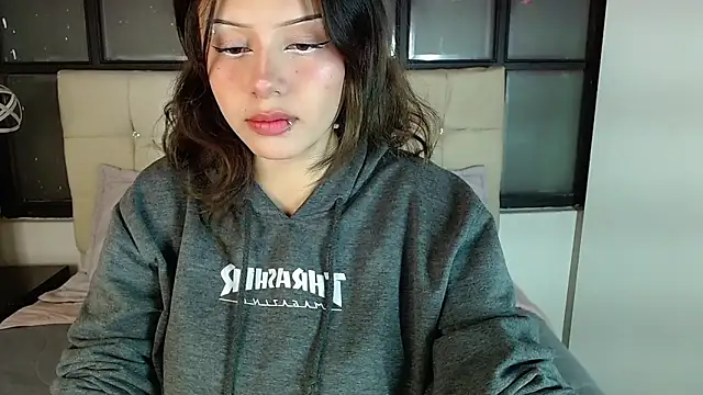 fyreandfox  online show from September 2025 08:05:01 PM