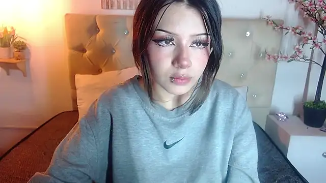 fyreandfox  online show from November 2025 08:47:02 PM