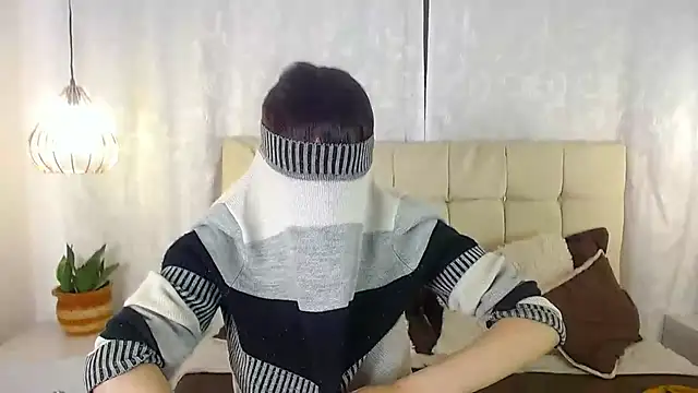 fyreandfox  online show from March 2025 10:51:01 PM