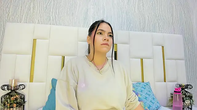 hillary uckerman  online show from November 2025 11:14:02 AM