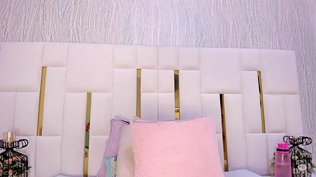 hillary uckerman  online show from November 2025 11:16:02 AM