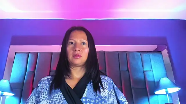 Aisha Nowak online show from March 2025 12:15:01 AM