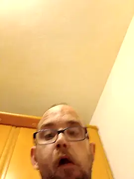 Andre35w online show from May 2026 03:21:01 PM