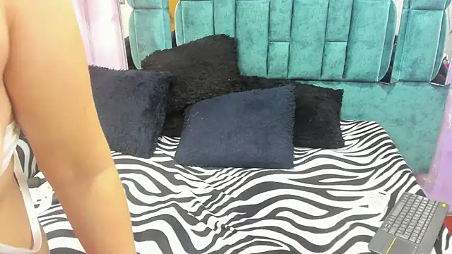 ARTEMISAKIM online show from March 2026 02:00:02 AM