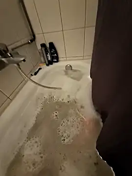 Snapshot of DerechteJunge chatting on February 2026 08:20:02 PM DerechteJunge online show from February 2026 08:20:02 PM