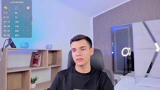 JacobRoberts1 online show from November 2025 08:31:02 PM