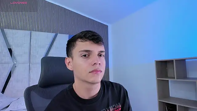 JacobRoberts1 online show from November 2025 08:13:02 PM