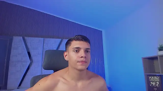 JacobRoberts1 online show from October 2025 07:48:01 PM