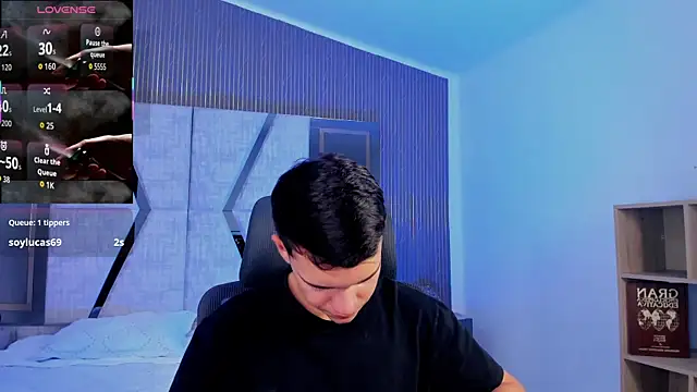 JacobRoberts1 online show from October 2025 08:21:02 PM