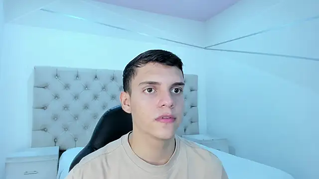 JacobRoberts1 online show from November 2025 09:19:01 PM