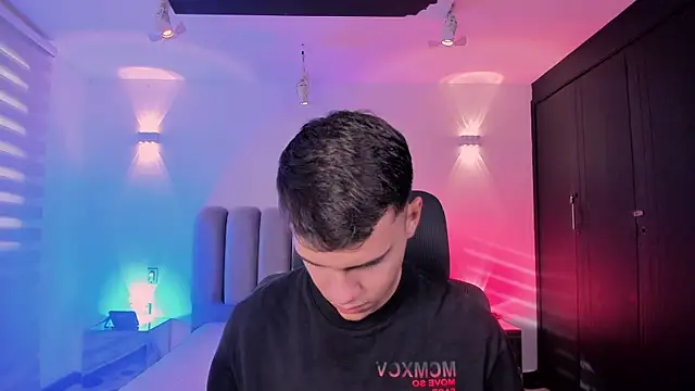 JacobRoberts1 online show from October 2025 09:32:02 PM