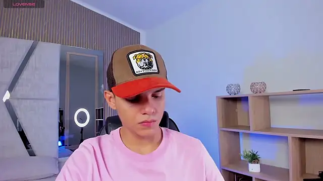 JacobRoberts1 online show from November 2025 09:04:01 PM